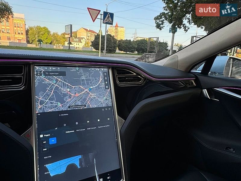 Лифтбек Tesla Model S 2013 в Киеве