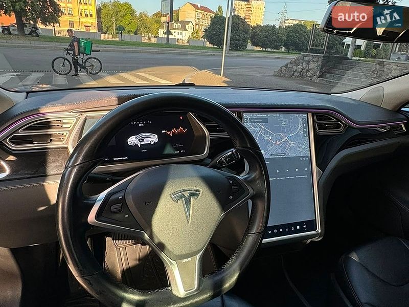Лифтбек Tesla Model S 2013 в Киеве
