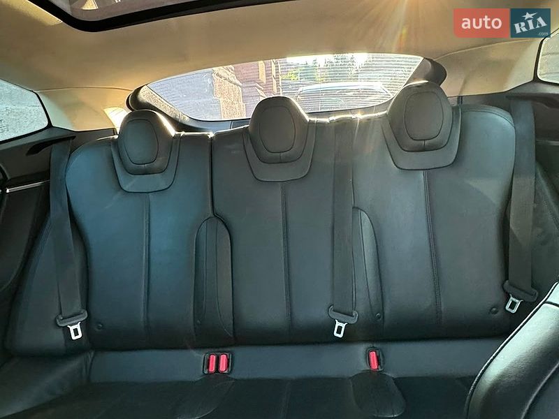 Лифтбек Tesla Model S 2013 в Киеве