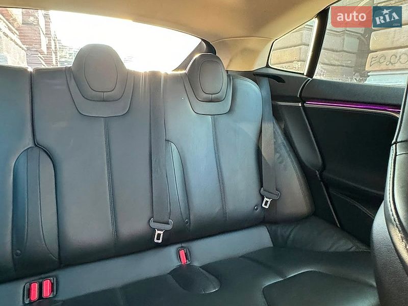 Лифтбек Tesla Model S 2013 в Киеве