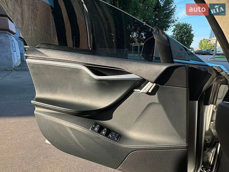 Лифтбек Tesla Model S 2013 в Киеве