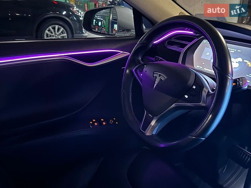 Лифтбек Tesla Model S 2013 в Киеве