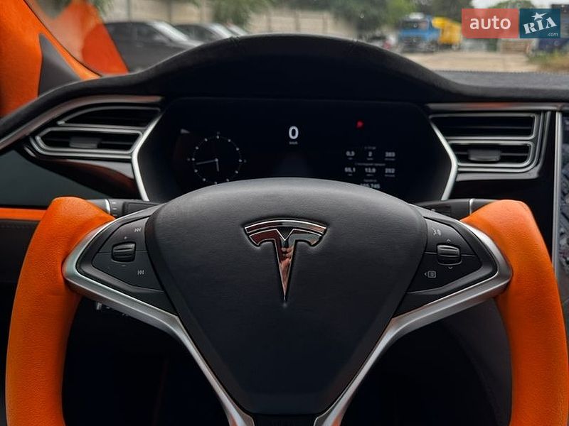 Ліфтбек Tesla Model S 2015 в Одесі