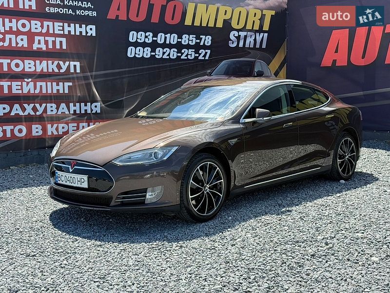 Tesla Model S 2014