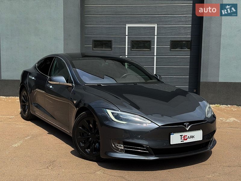 Лифтбек Tesla Model S 2019 в Киеве Лифтбек Tesla Model S 2019 в Киеве