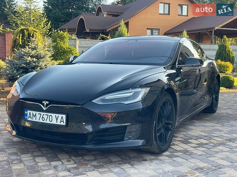 Tesla Model S 2016