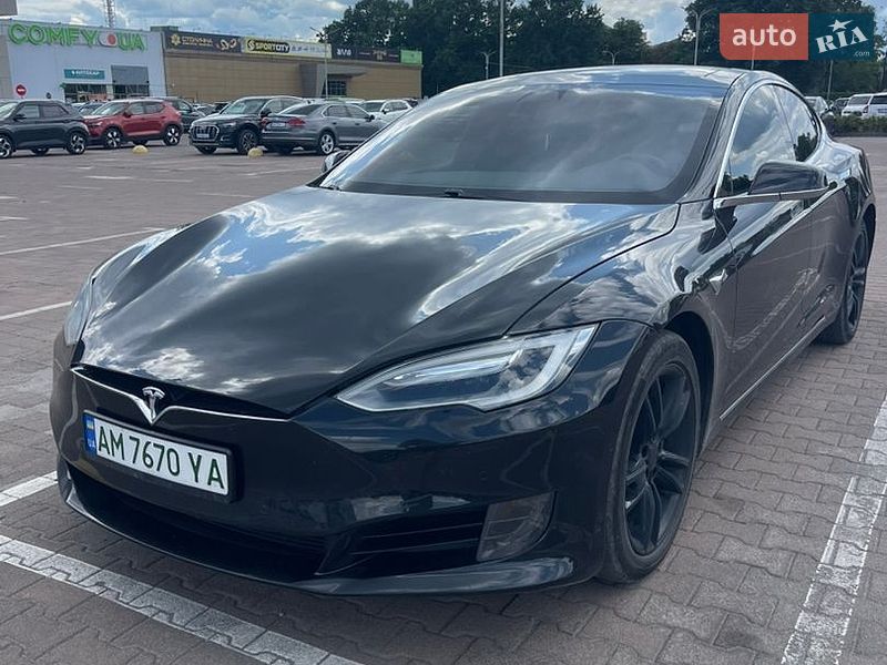 Лифтбек Tesla Model S 2016 в Житомире