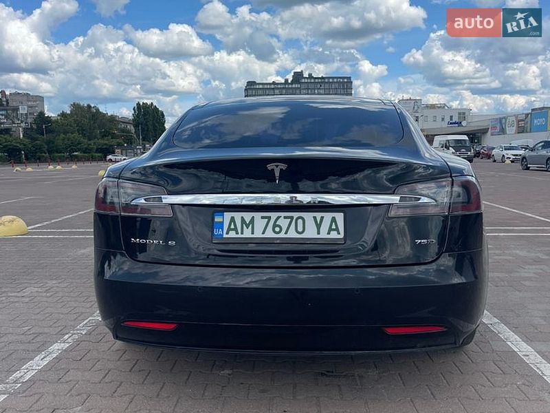 Лифтбек Tesla Model S 2016 в Житомире