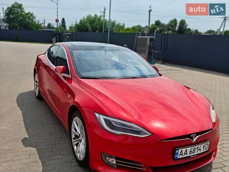 Ліфтбек Tesla Model S 2017 в Києві