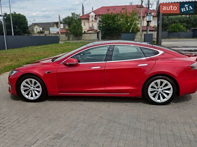 Ліфтбек Tesla Model S 2017 в Києві