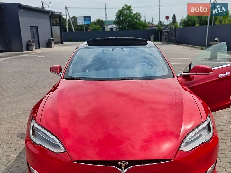 Ліфтбек Tesla Model S 2017 в Києві