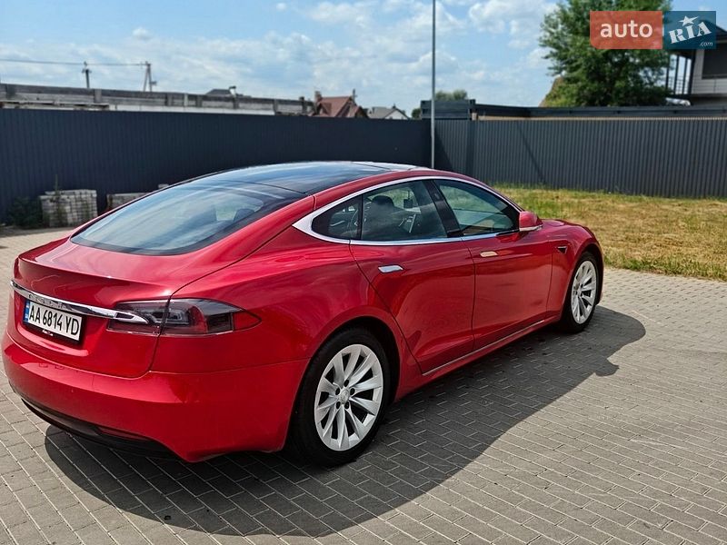 Ліфтбек Tesla Model S 2017 в Києві