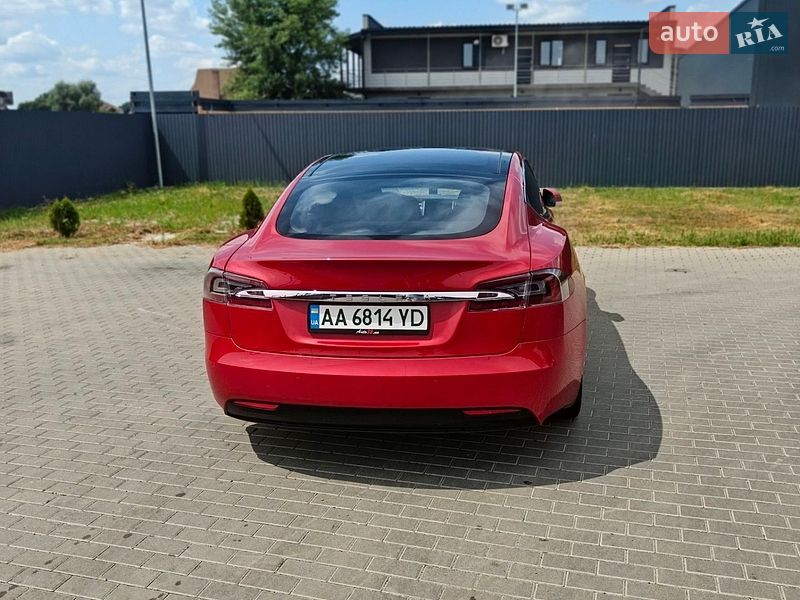 Ліфтбек Tesla Model S 2017 в Києві
