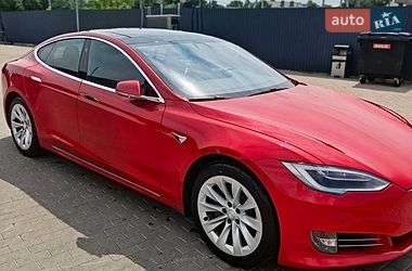 Ліфтбек Tesla Model S 2017 в Києві