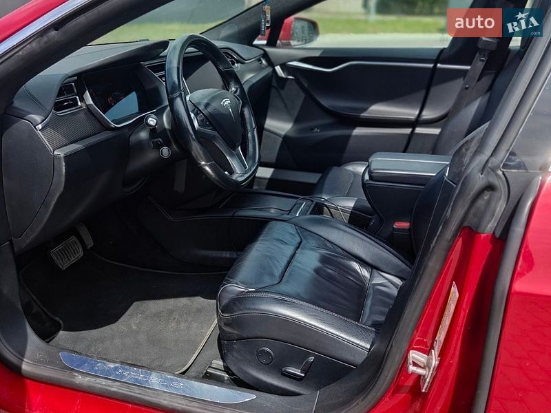 Ліфтбек Tesla Model S 2017 в Києві