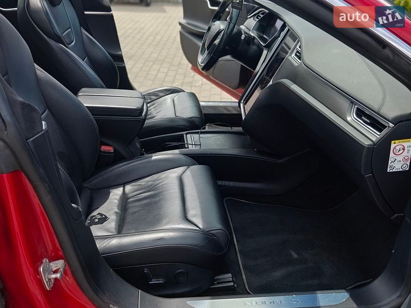 Ліфтбек Tesla Model S 2017 в Києві
