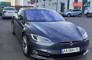 Лифтбек Tesla Model S 2017 в Киеве