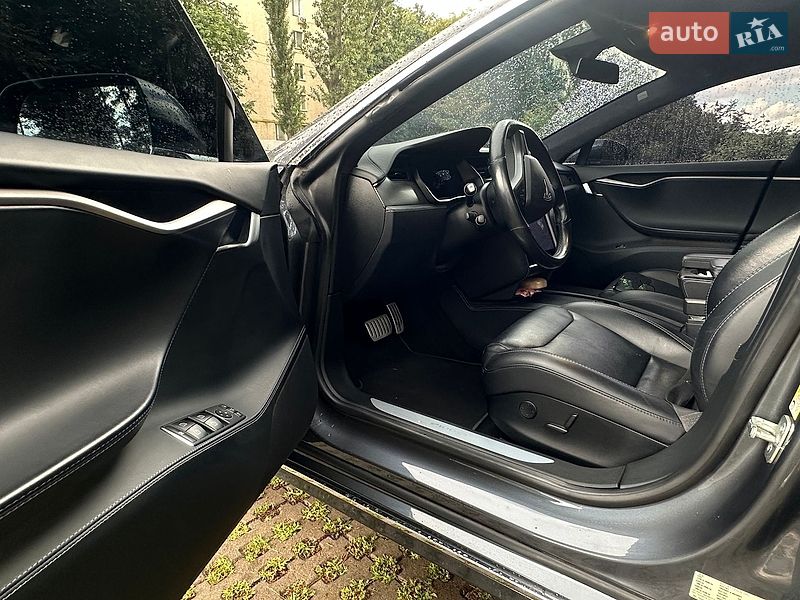 Ліфтбек Tesla Model S 2018 в Києві