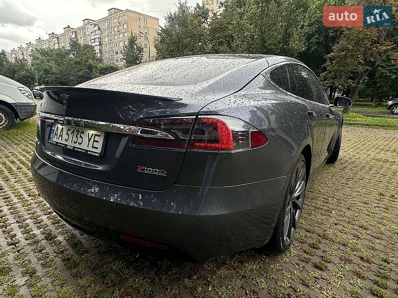 Ліфтбек Tesla Model S 2018 в Києві
