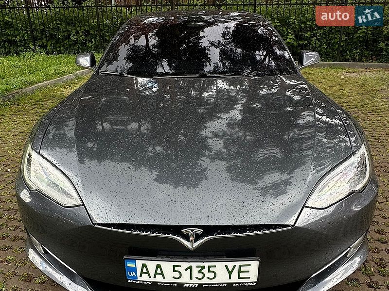 Ліфтбек Tesla Model S 2018 в Києві