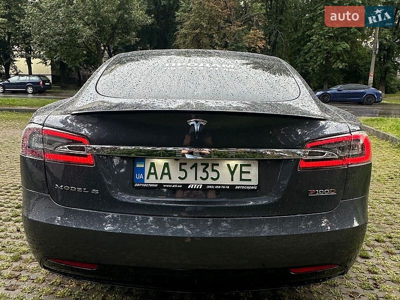 Ліфтбек Tesla Model S 2018 в Києві