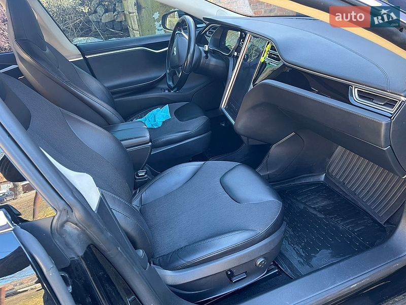 Лифтбек Tesla Model S 2014 в Белой Церкви
