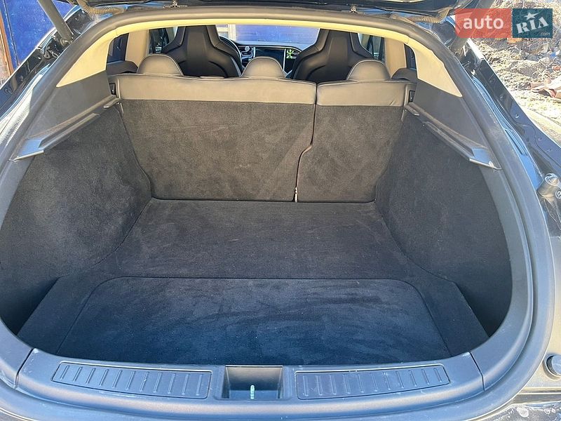 Лифтбек Tesla Model S 2014 в Белой Церкви