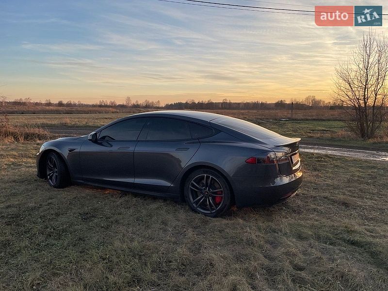 Лифтбек Tesla Model S 2020 в Броварах