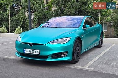 Ліфтбек Tesla Model S 2018 в Києві