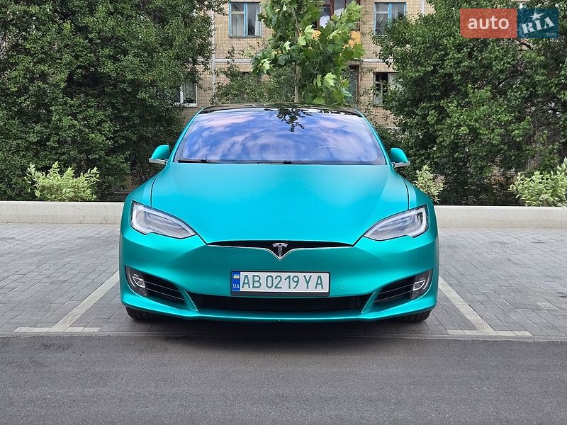Ліфтбек Tesla Model S 2018 в Києві