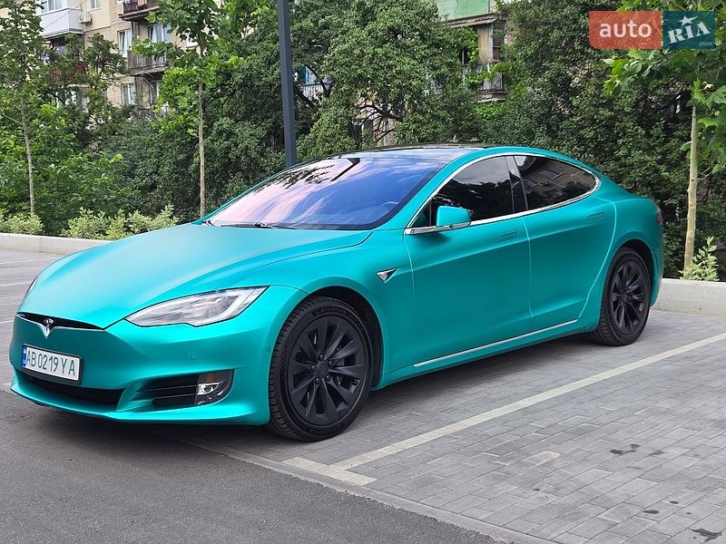 Ліфтбек Tesla Model S 2018 в Києві
