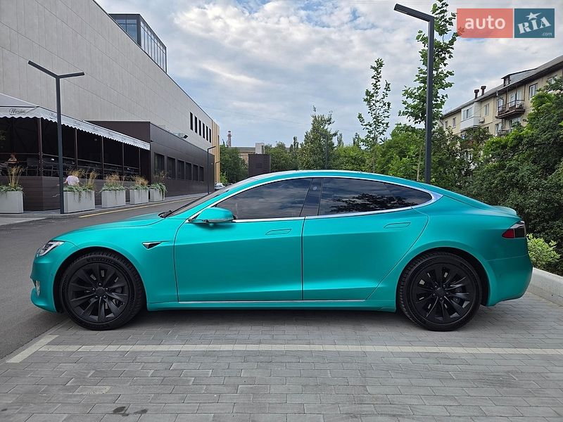 Ліфтбек Tesla Model S 2018 в Києві