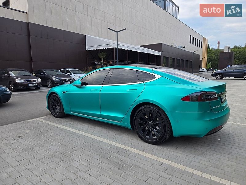 Ліфтбек Tesla Model S 2018 в Києві