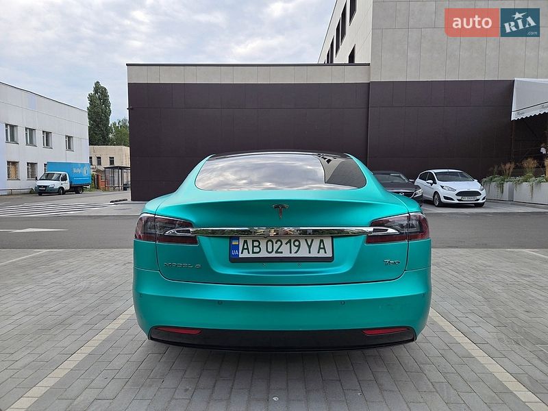 Ліфтбек Tesla Model S 2018 в Києві