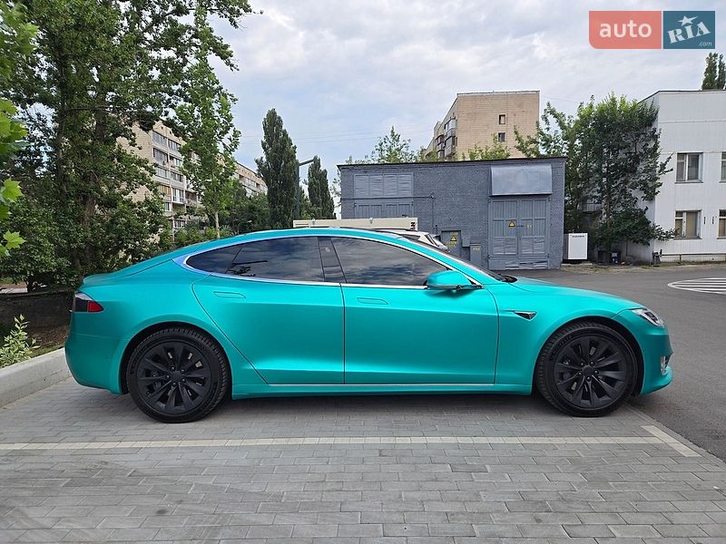 Ліфтбек Tesla Model S 2018 в Києві