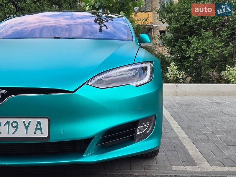 Ліфтбек Tesla Model S 2018 в Києві