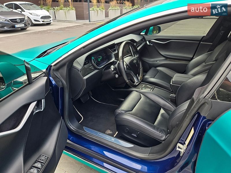 Ліфтбек Tesla Model S 2018 в Києві