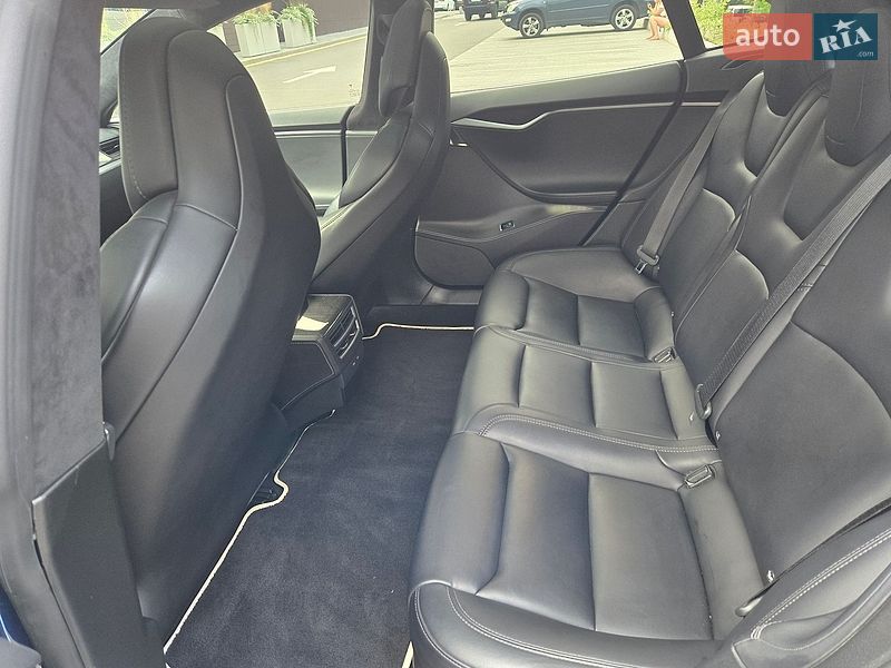 Ліфтбек Tesla Model S 2018 в Києві