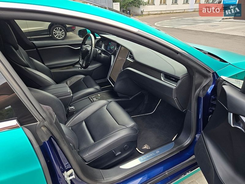 Ліфтбек Tesla Model S 2018 в Києві