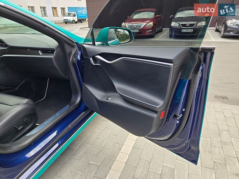 Ліфтбек Tesla Model S 2018 в Києві