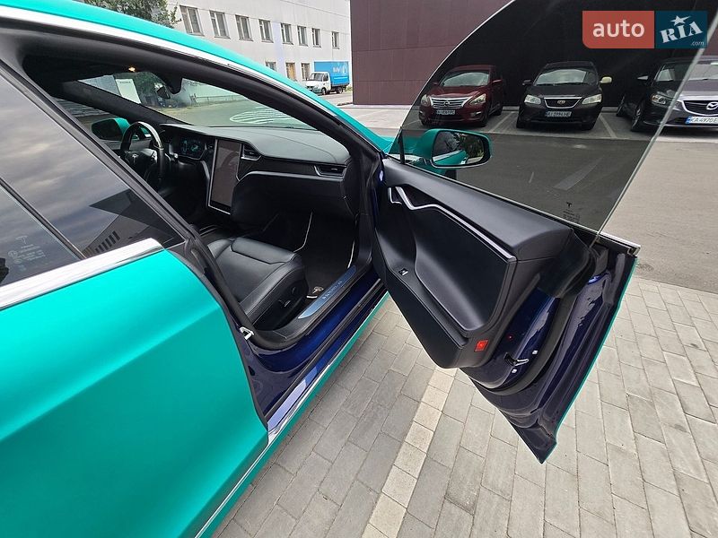 Ліфтбек Tesla Model S 2018 в Києві