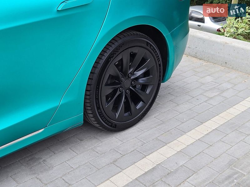 Ліфтбек Tesla Model S 2018 в Києві