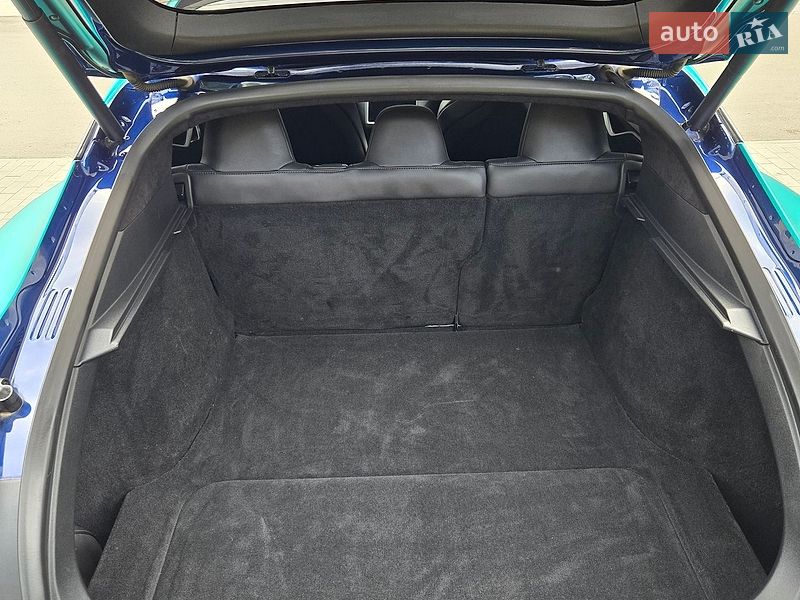 Ліфтбек Tesla Model S 2018 в Києві