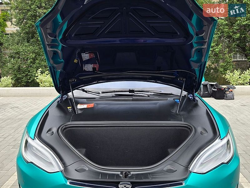 Ліфтбек Tesla Model S 2018 в Києві