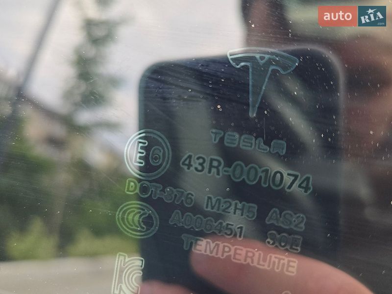 Ліфтбек Tesla Model S 2018 в Києві