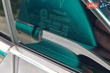 Ліфтбек Tesla Model S 2018 в Києві