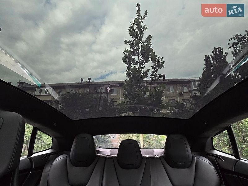 Ліфтбек Tesla Model S 2018 в Києві