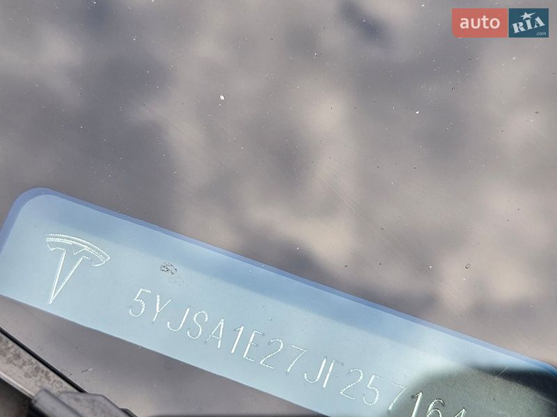 Ліфтбек Tesla Model S 2018 в Києві