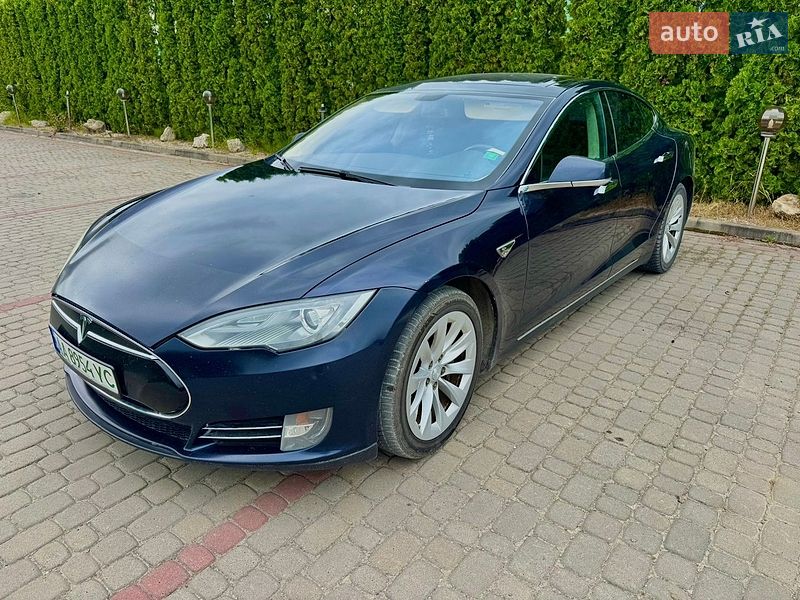 Ліфтбек Tesla Model S 2014 в Кам'янець-Подільському