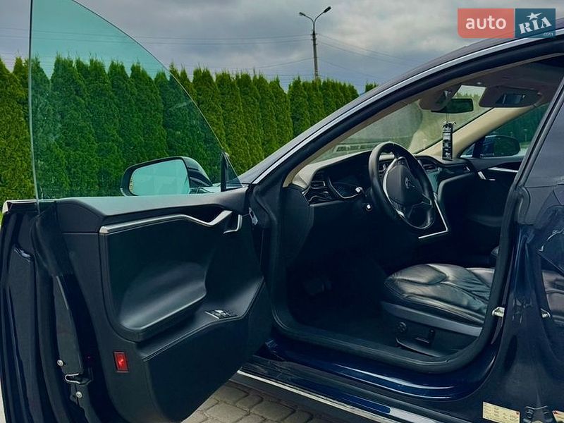 Ліфтбек Tesla Model S 2014 в Кам'янець-Подільському